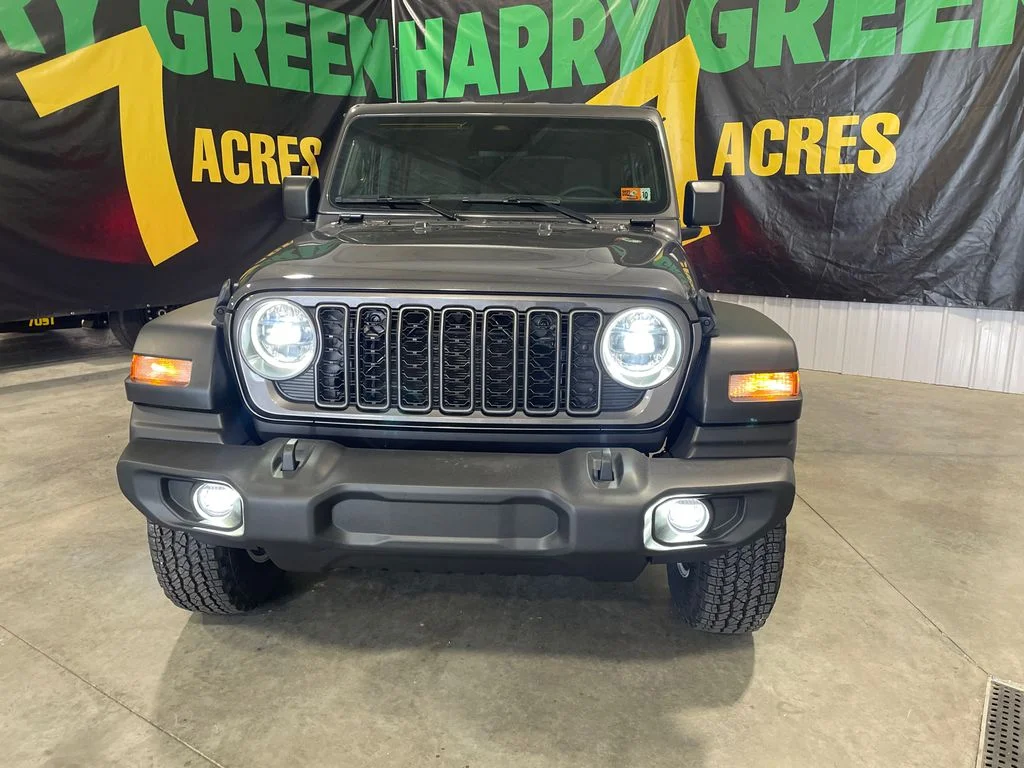 New 2026 Granite Crystal Metallic Clearcoat Jeep Sport S image 2