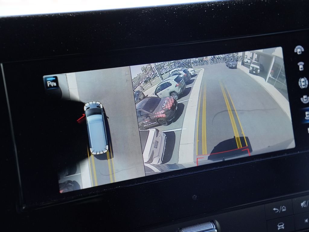 Used 2023  Mercedes-Benz Passenger 144 WB image 17