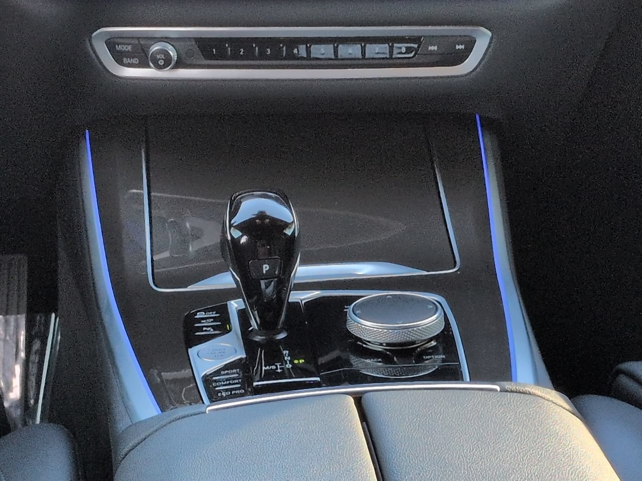 Used 2022 Alpine White BMW sDrive40i image 18