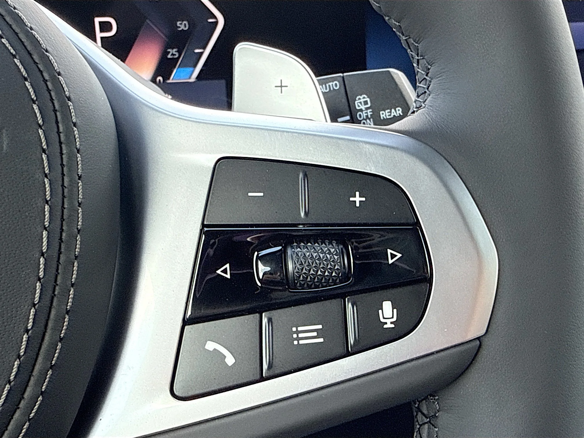 New 2026 Dravit Grey Metallic BMW xDrive50e image 39