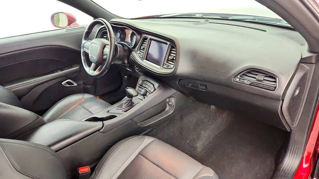 Used 2023 Octane Red Pearlcoat Dodge SXT AWD image 23