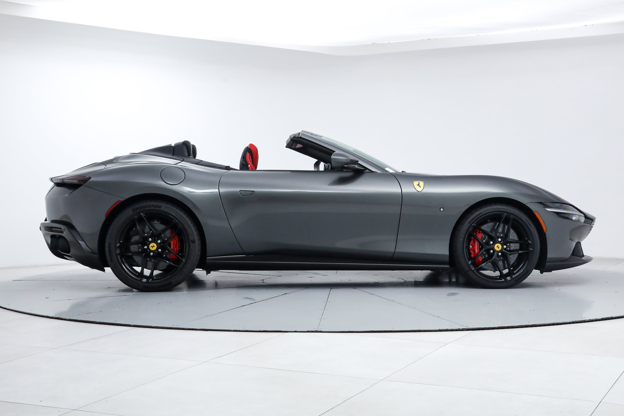Used 2025 Gray Ferrari  image 9
