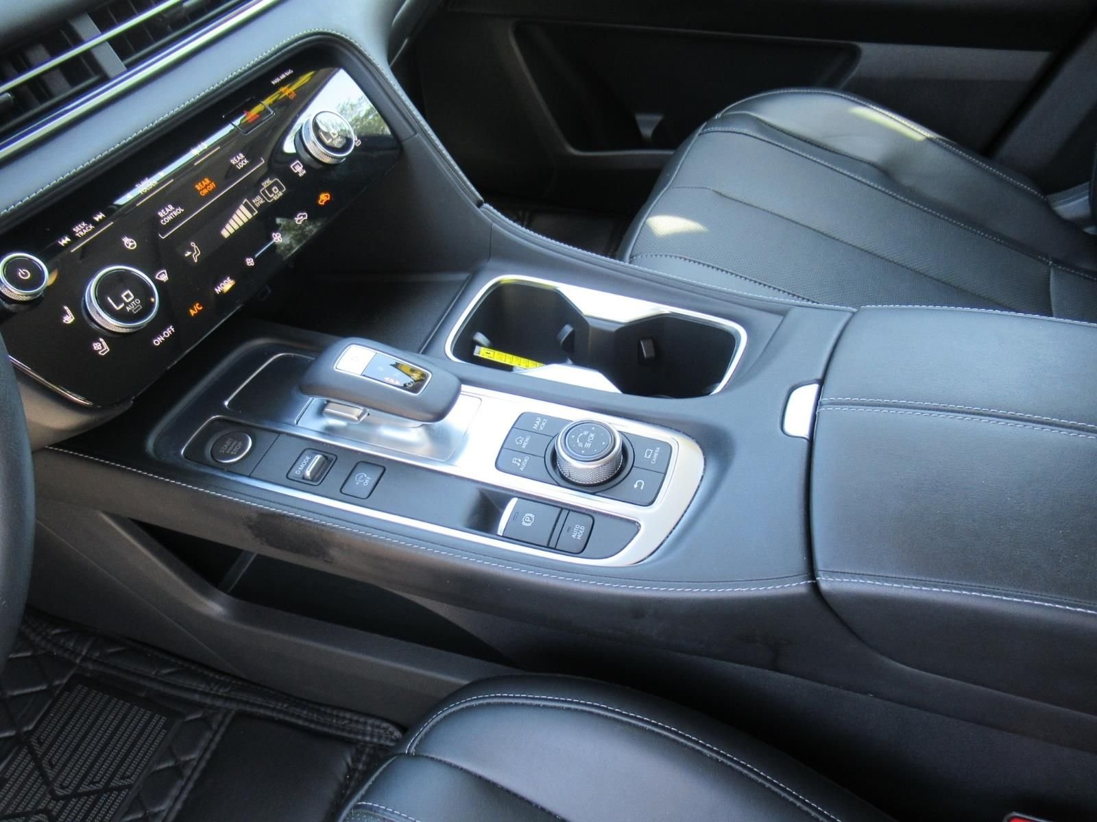 Used 2023 Black INFINITI LUXE image 18