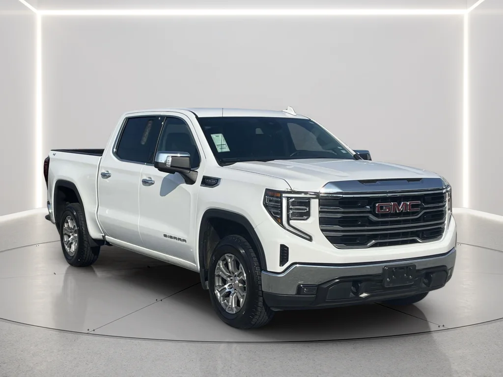 Used 2025 Summit White GMC SLT image 6