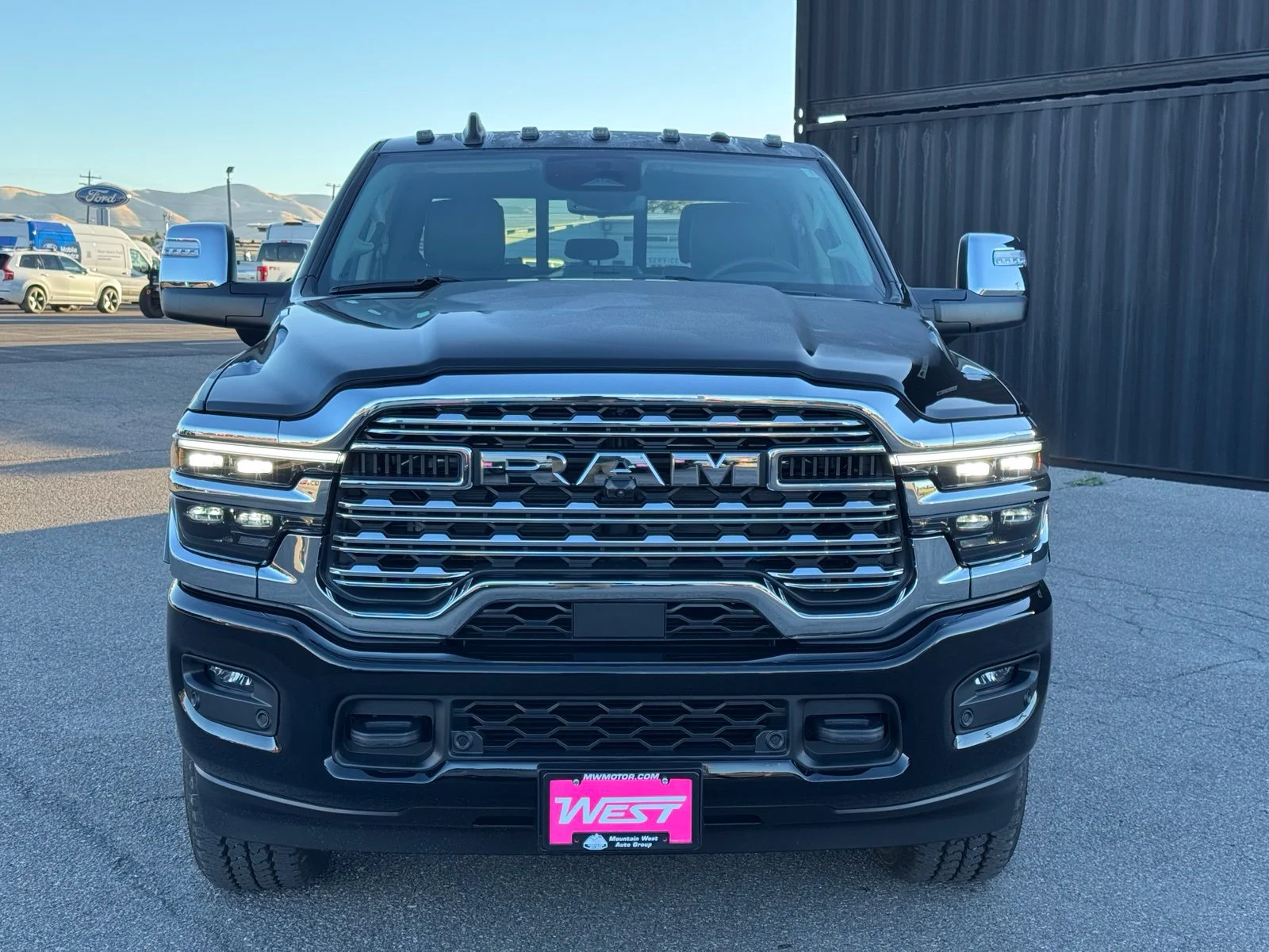 New 2027 Diamond Black Crystal Pearl-Coat Exterior Paint RAM Limited image 2