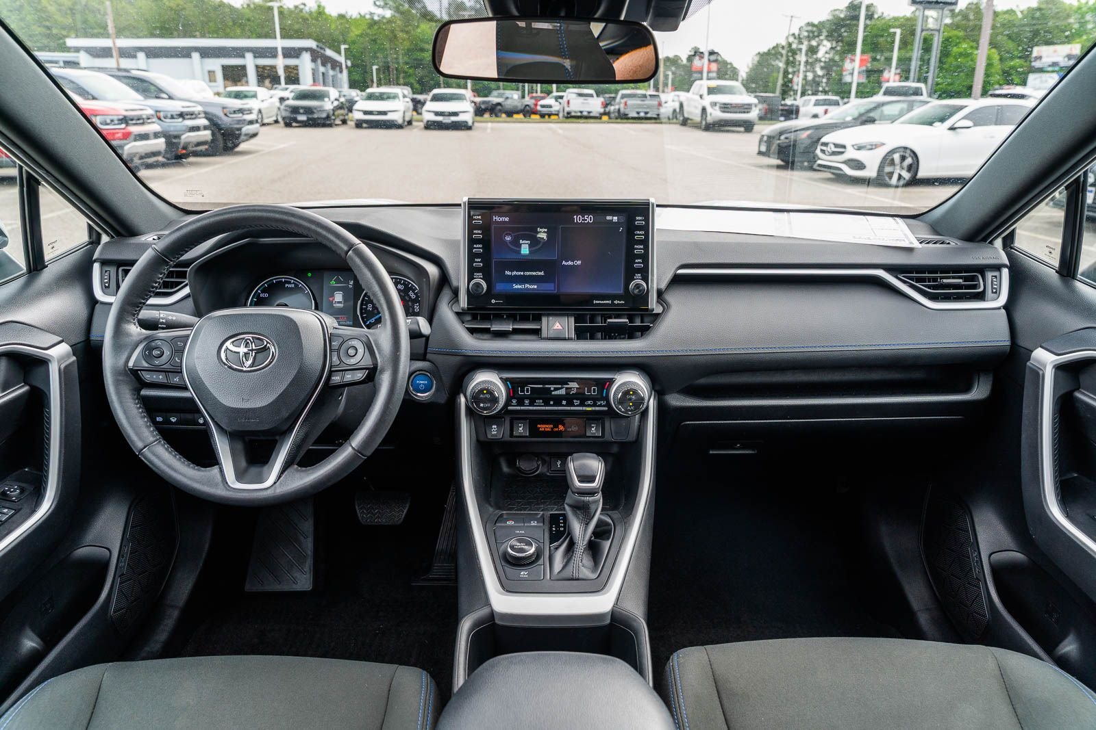 2022 Toyota RAV4 SE - Photo 22