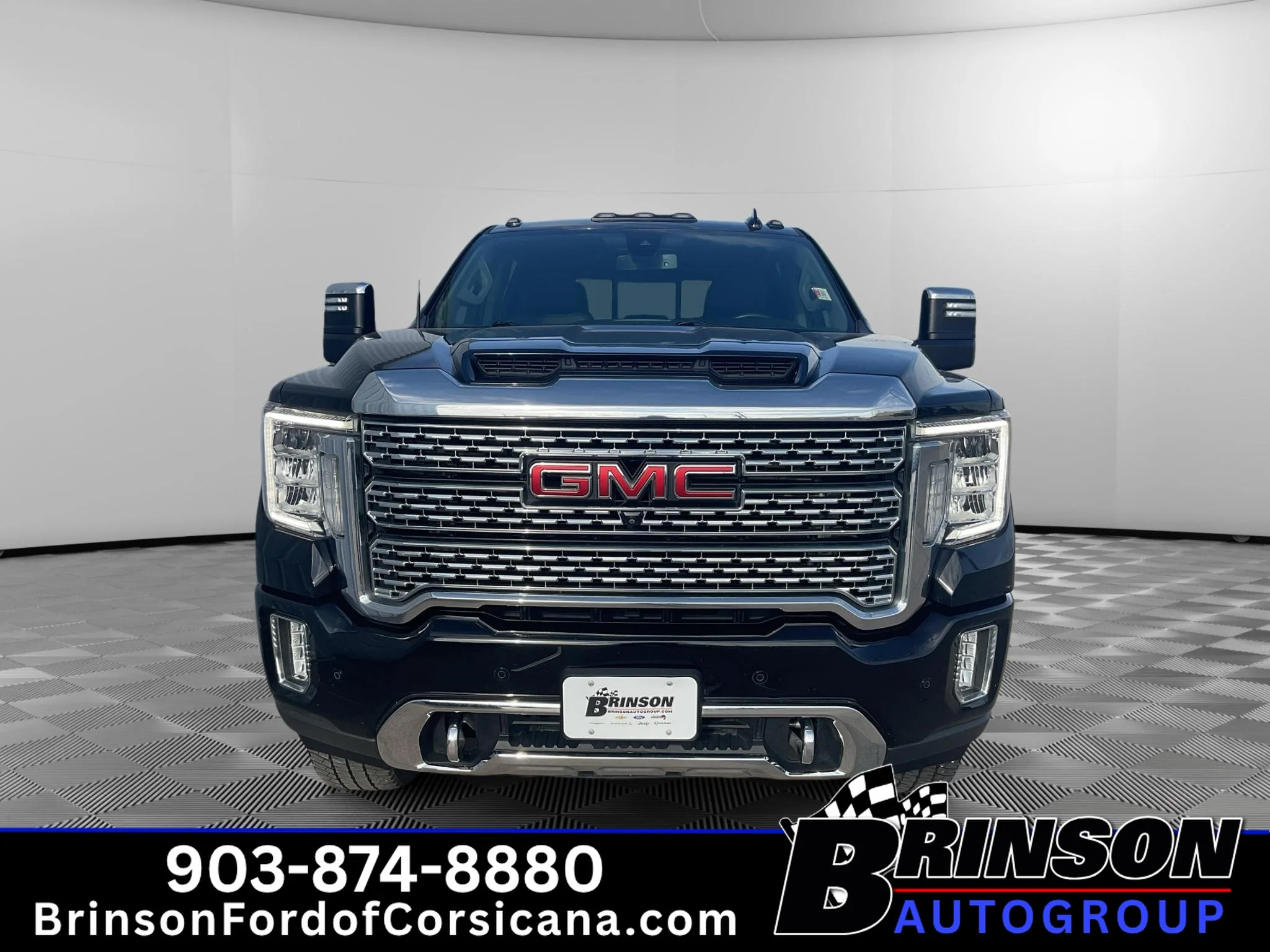 Used 2022 Onyx Black GMC Denali image 2