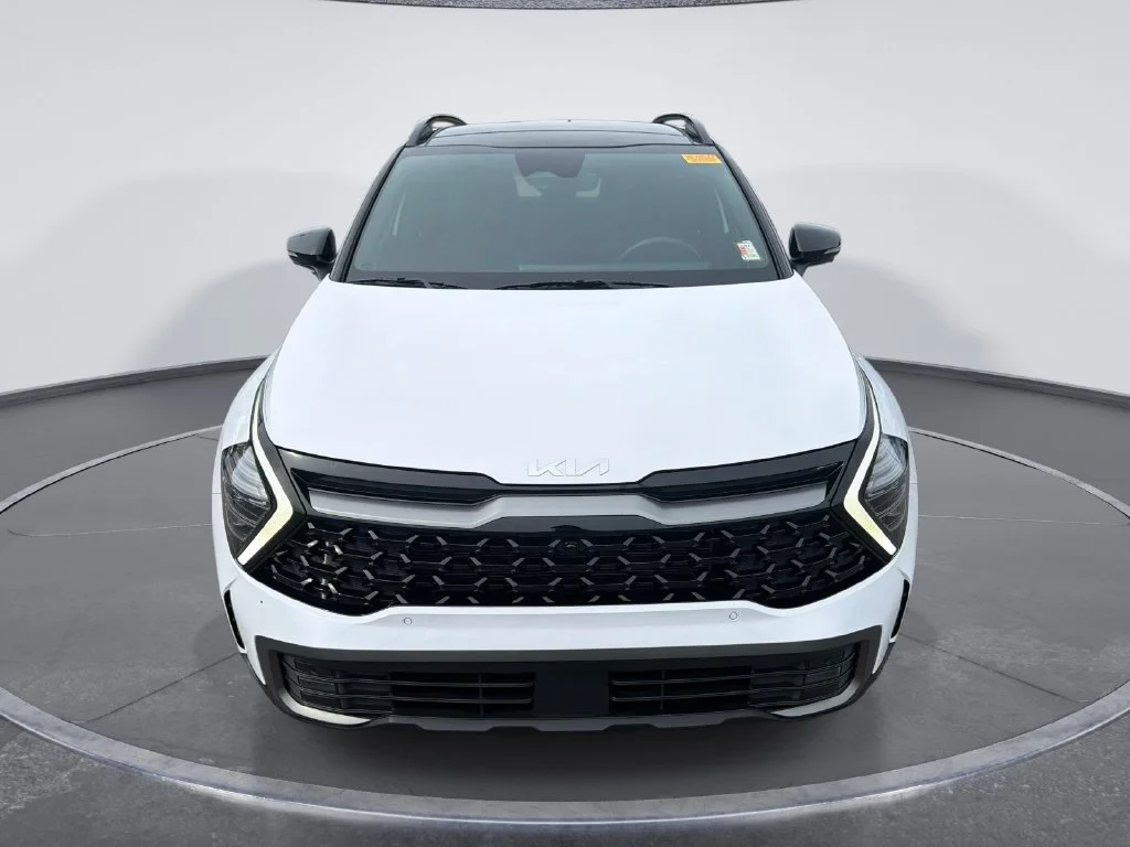 Used 2023 White Kia X-Pro Prestige image 2