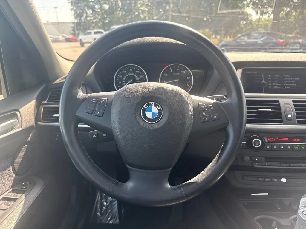 Used 2013  BMW xDrive35i image 16