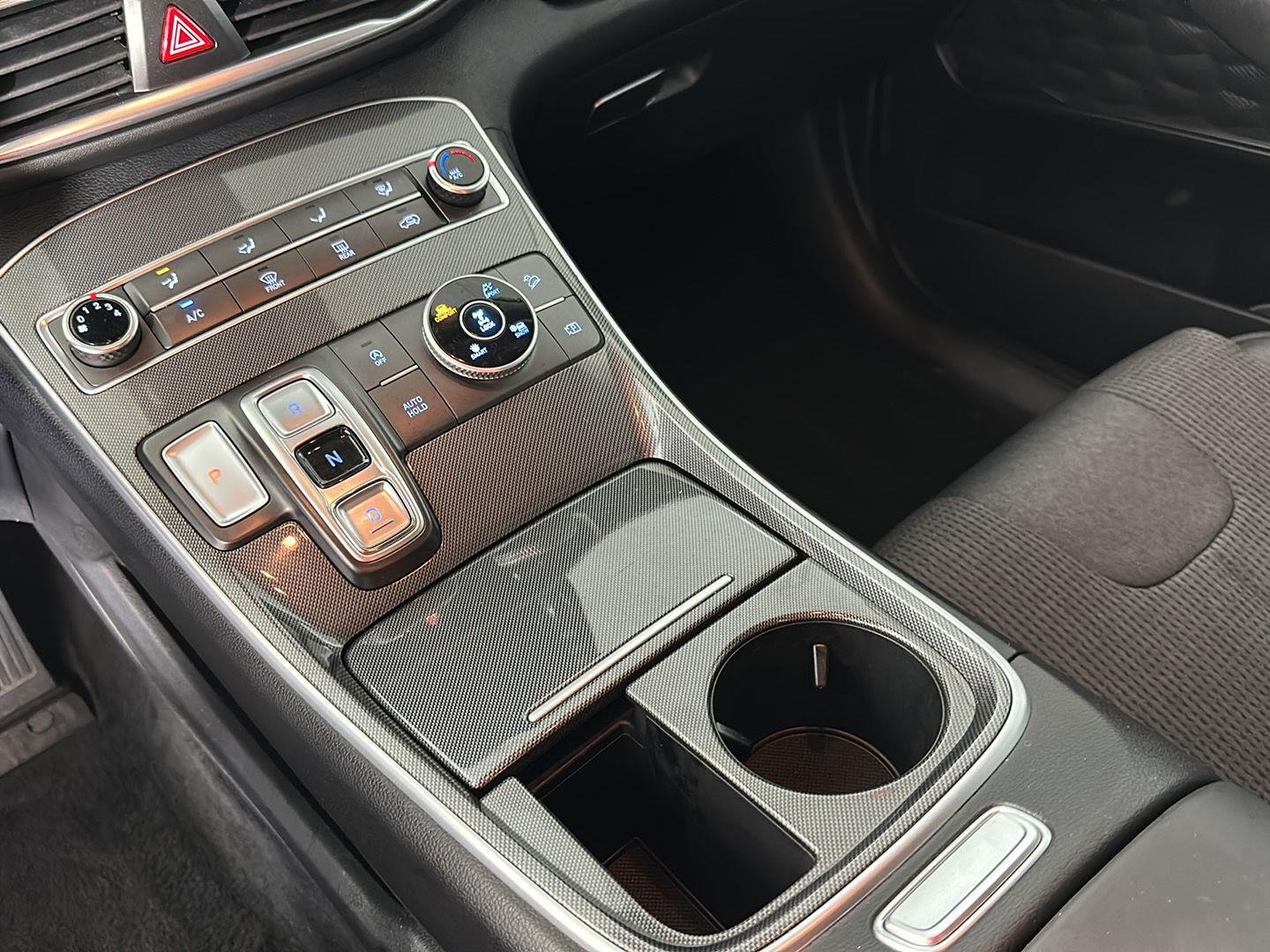 Used 2021 Shimmering Silver Hyundai SE image 14