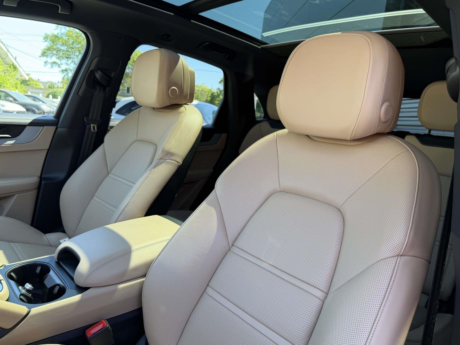 Certified Used 2024  Porsche  image 11