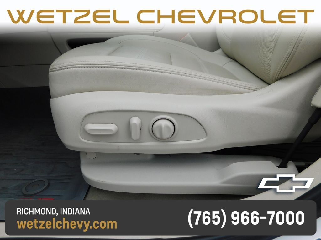 Used 2023 White GMC Denali image 14