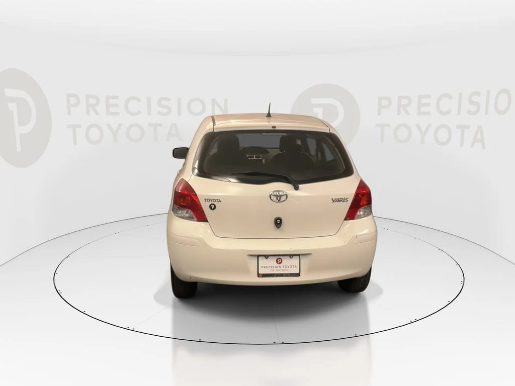 Used 2009 Polar White Toyota Base image 14
