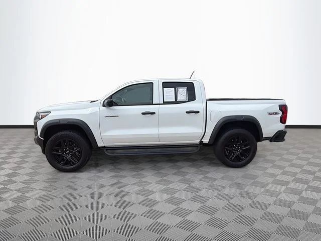 Used 2025 White Chevrolet Trail Boss image 4