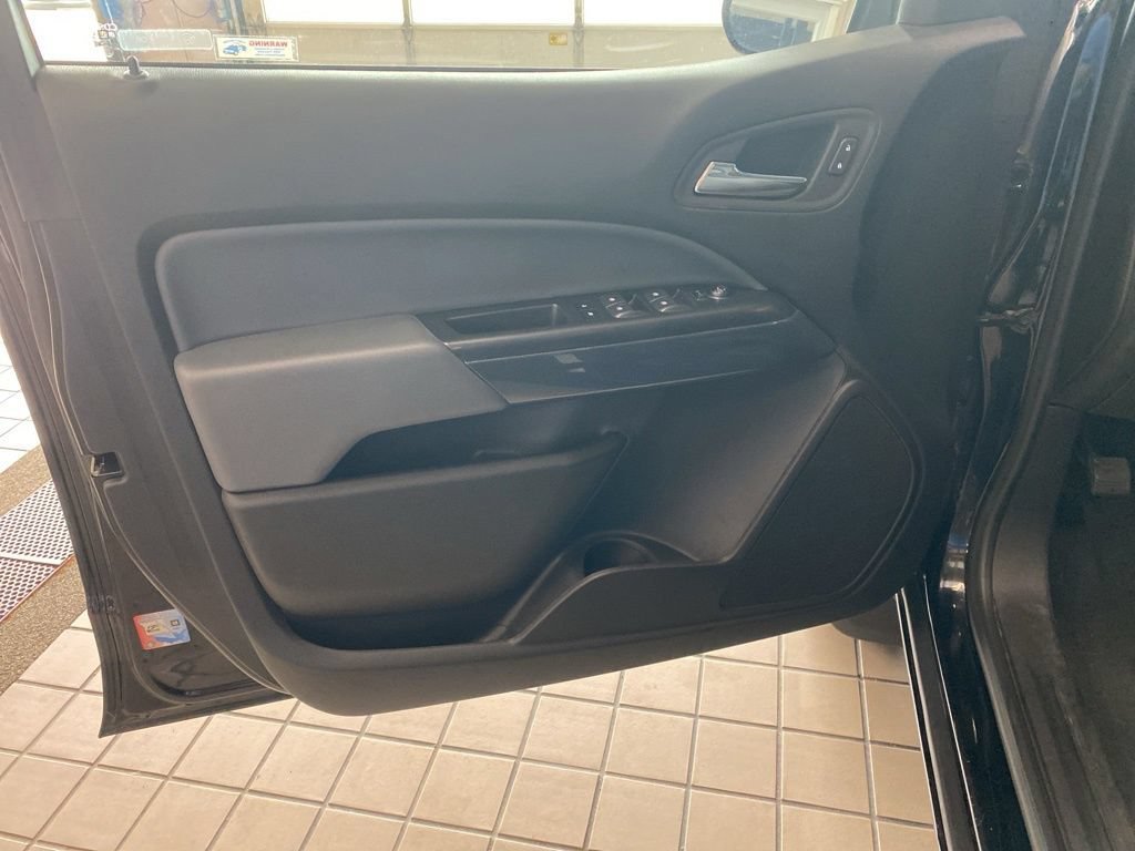 Used 2022 Black Chevrolet 4WD Z71 image 10