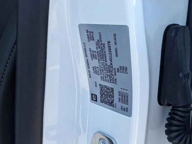 2025 Chevrolet Colorado LT - Photo 14