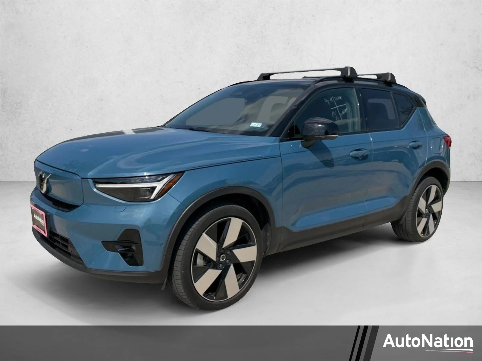 2023 Volvo XC40
