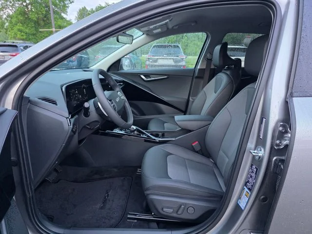 New 2026 Steel Gray Kia Wind image 16