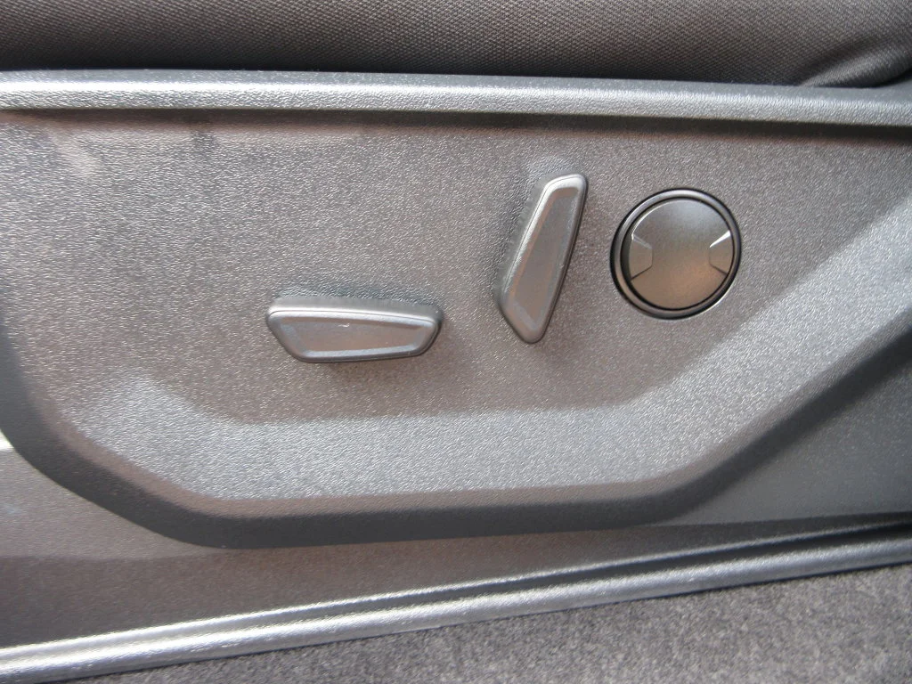 New 2026 Avalanche Ford XLT image 13