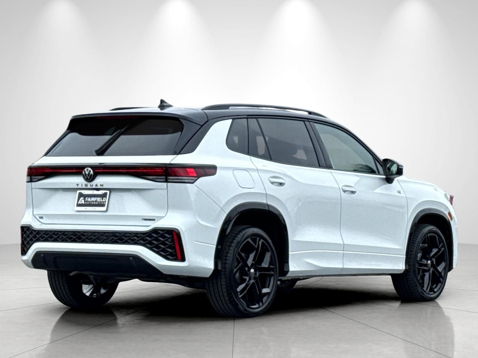 New 2026 Opal White W/Deep Black Roof Volkswagen 2.0T SE R-Line Black image 5