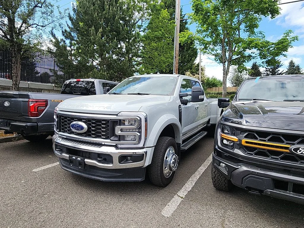 2025 Ford F-450 Lariat 4x4 Crew Cab 8' Box DRW's photo