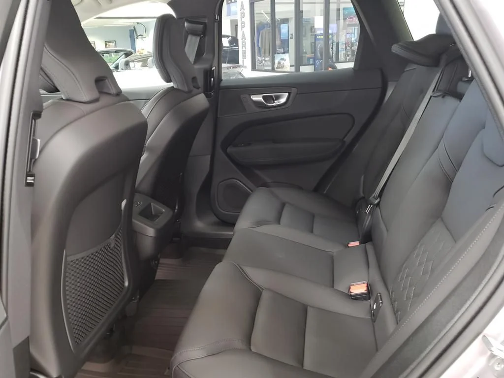 2026 Volvo XC60 Plus - Photo 12