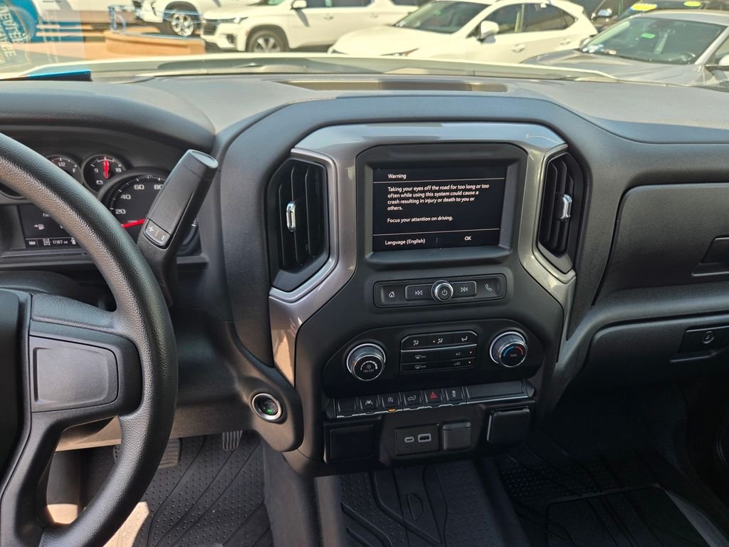 Used 2025 White Chevrolet Custom image 17