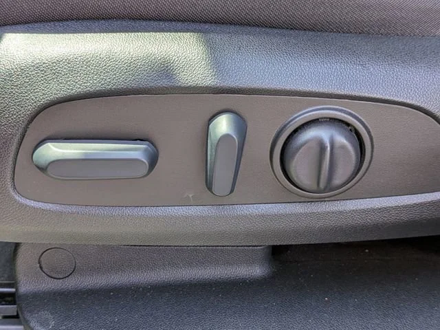 Used 2022 Blue Glow Metallic Chevrolet 2LT image 20
