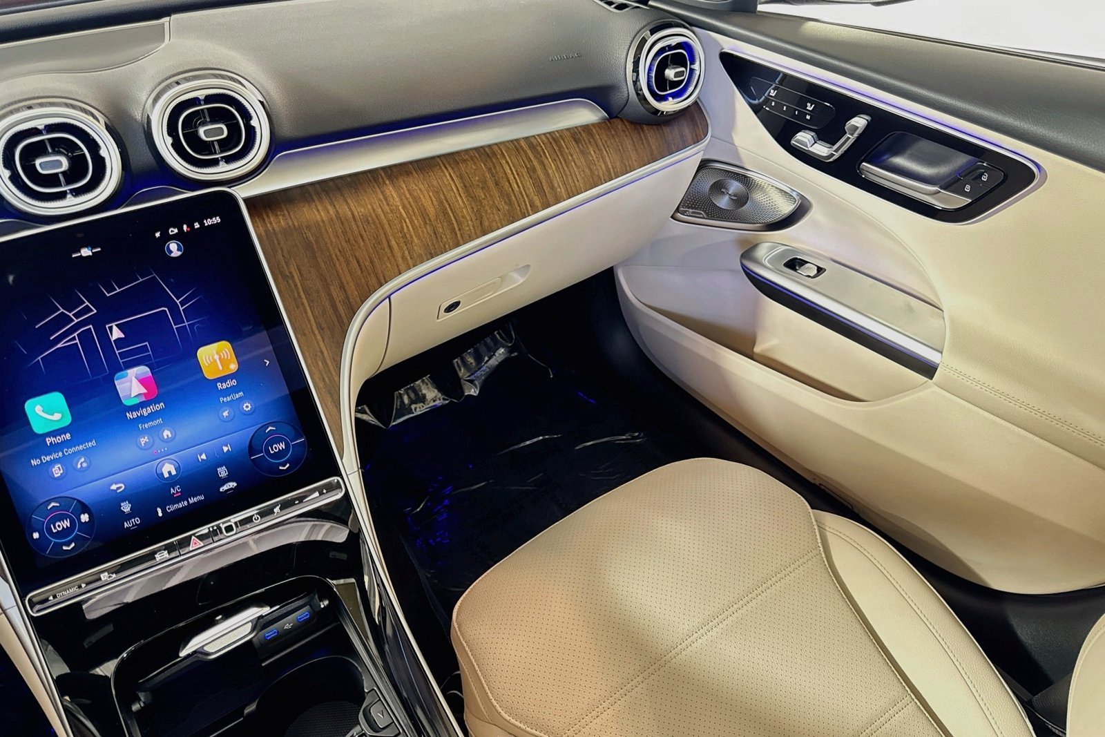 2026 Mercedes-Benz C-Class Sedan C 300 - Photo 21