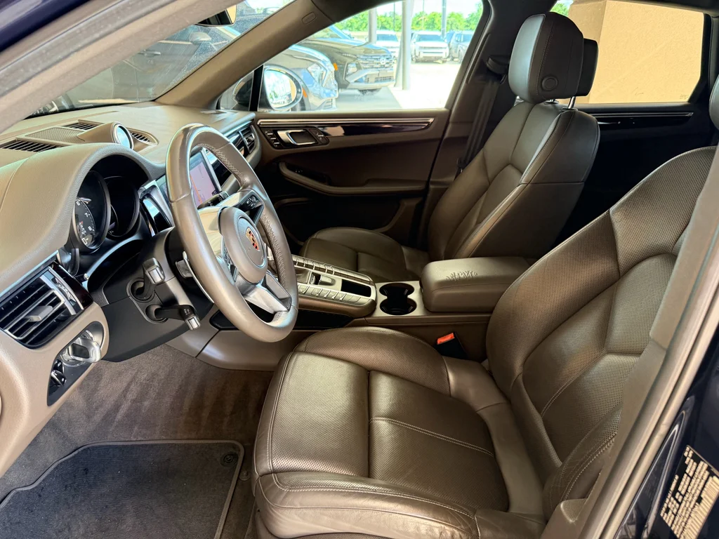 Used 2019 Night Blue Metallic Porsche Base image 12