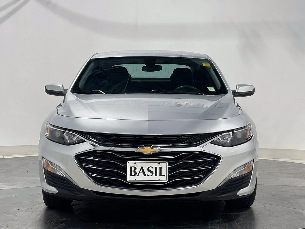 Used 2020 SILVER ICE METALLIC Chevrolet LT image 9