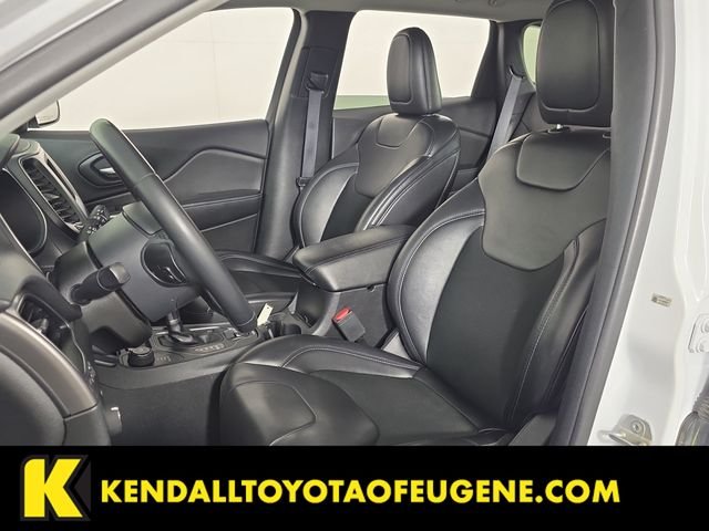 Used 2019 White Jeep Latitude Plus image 24