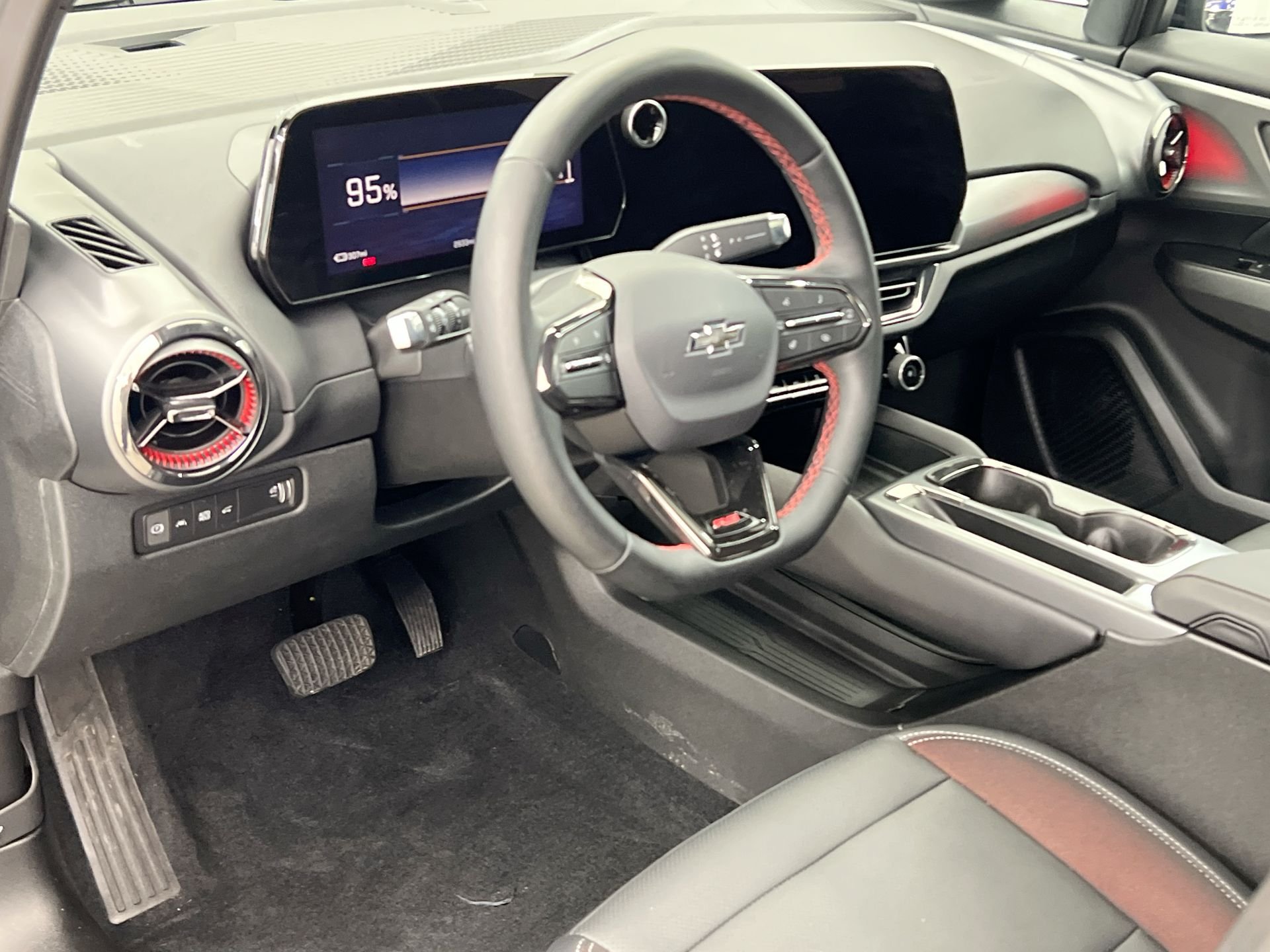 2026 Chevrolet Equinox EV RS - Photo 38
