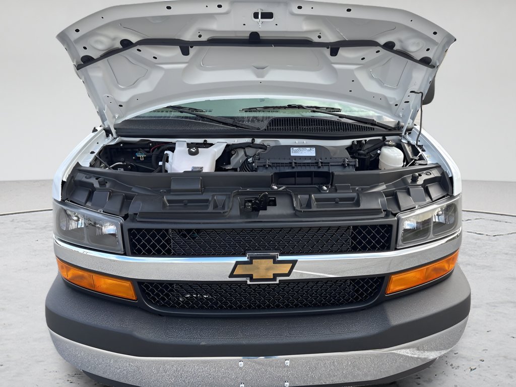 2025 Chevrolet Express Cargo Work Van - Photo 26