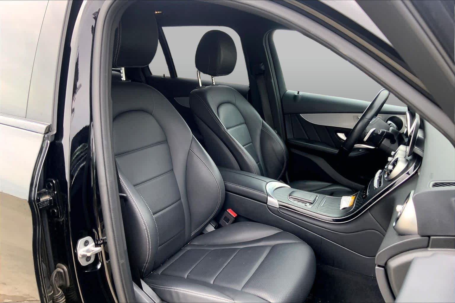 Certified Used 2022 Obsidian Black Metallic Mercedes-Benz GLC 300 image 8