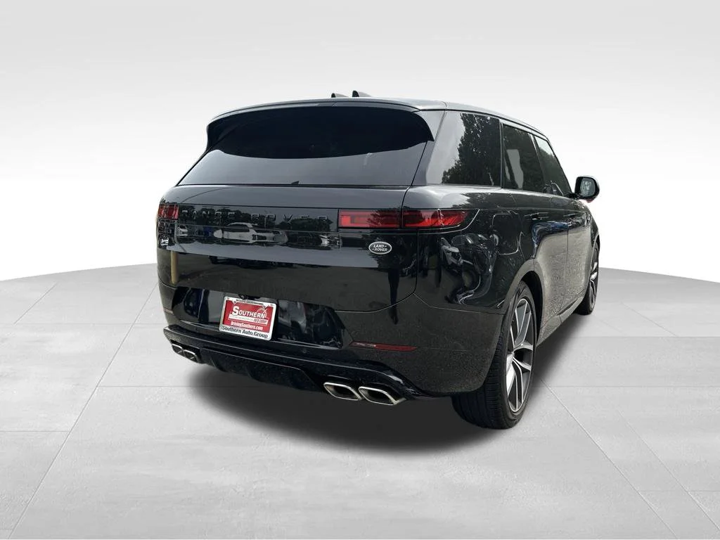 Used 2023 Black Land Rover First Edition image 5