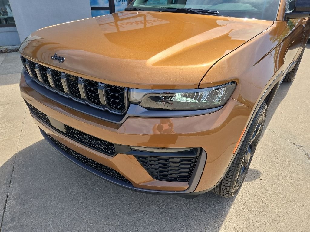 New 2026 Copper Shino Metallic Clear-Coat Exterior Paint Jeep Limited image 17