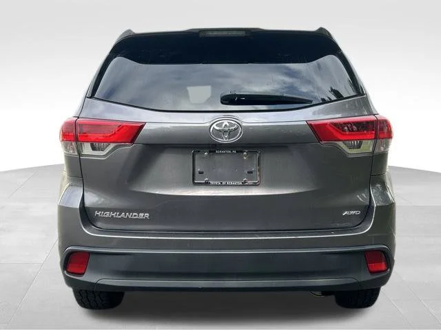 Used 2019 Gray Toyota LE image 4