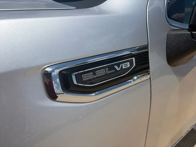 Used 2022 Silver GMC SLT image 3
