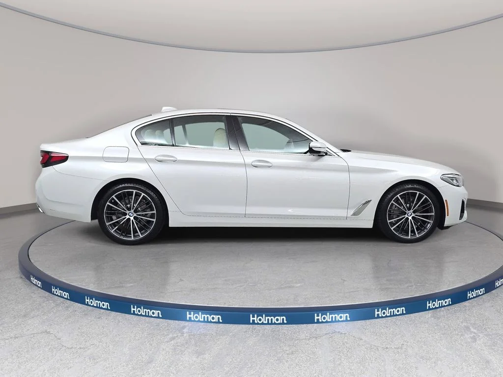 Used 2022 Mineral White Metallic BMW 530i xDrive image 4