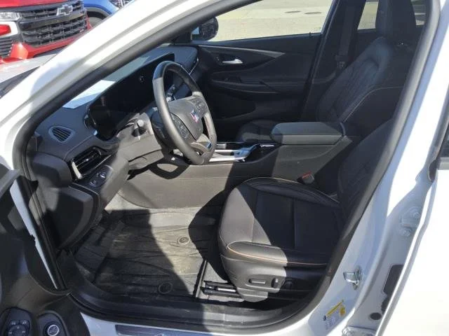 Certified Used 2026 White Buick Avenir image 4