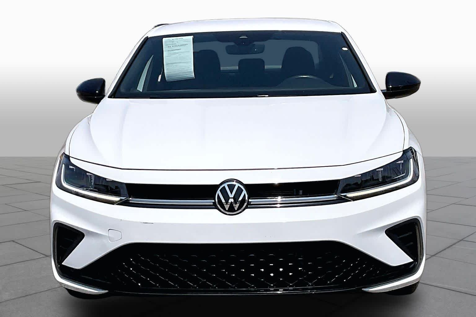 Used 2025 Pure White Volkswagen Sport image 4