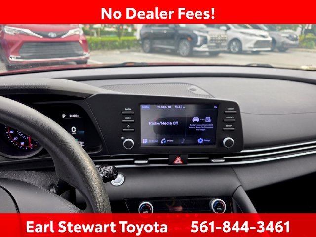 Used 2023 Red Hyundai SEL image 4