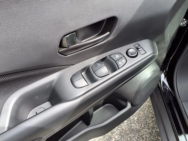 2025 Nissan KICKS PLAY Base - Photo 13