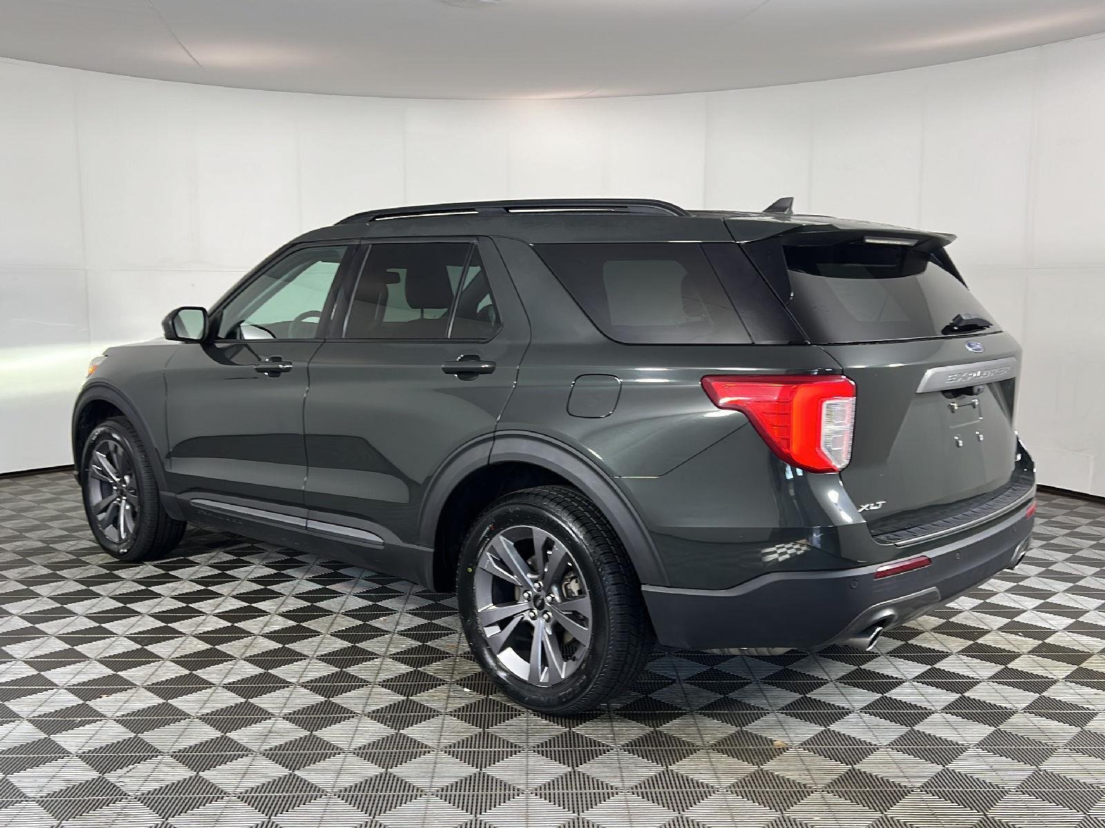 Used 2022 Forged Green Ford XLT image 9
