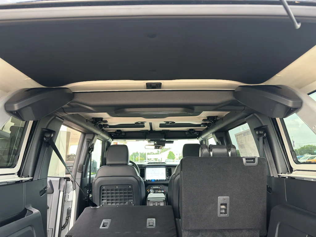 New 2026 Avalanche Gray Ford Badlands® image 38