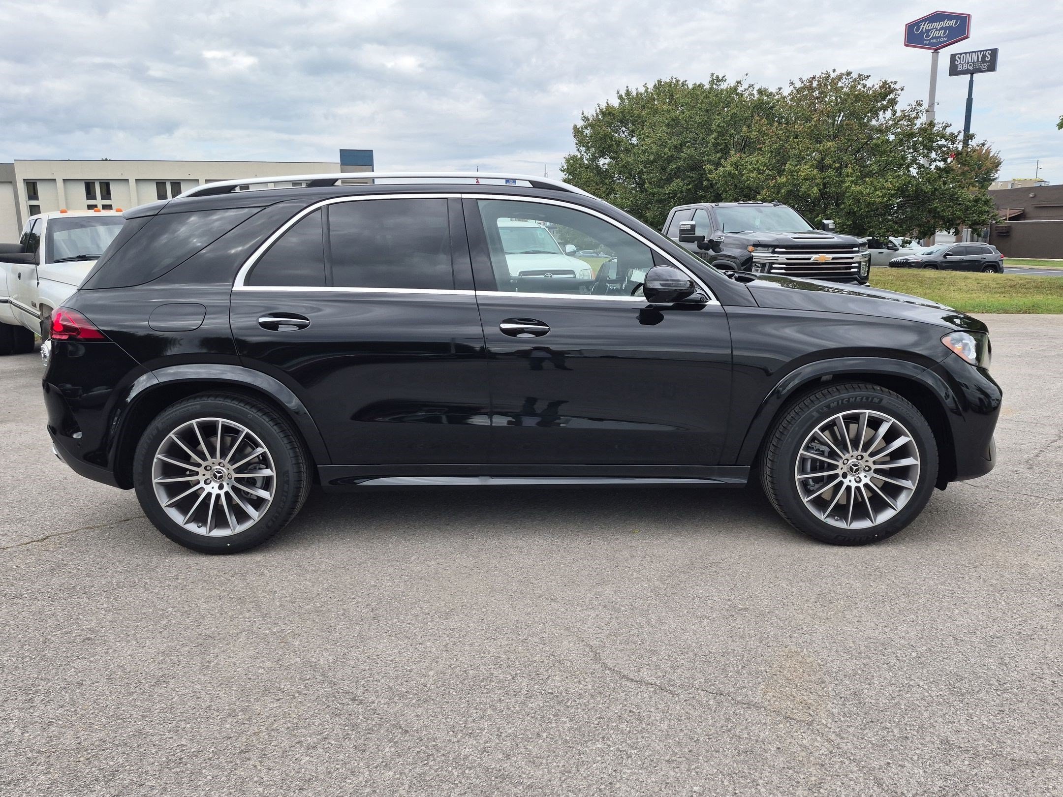 New 2027 Obsidian Black Metallic Mercedes-Benz GLE 450 image 43