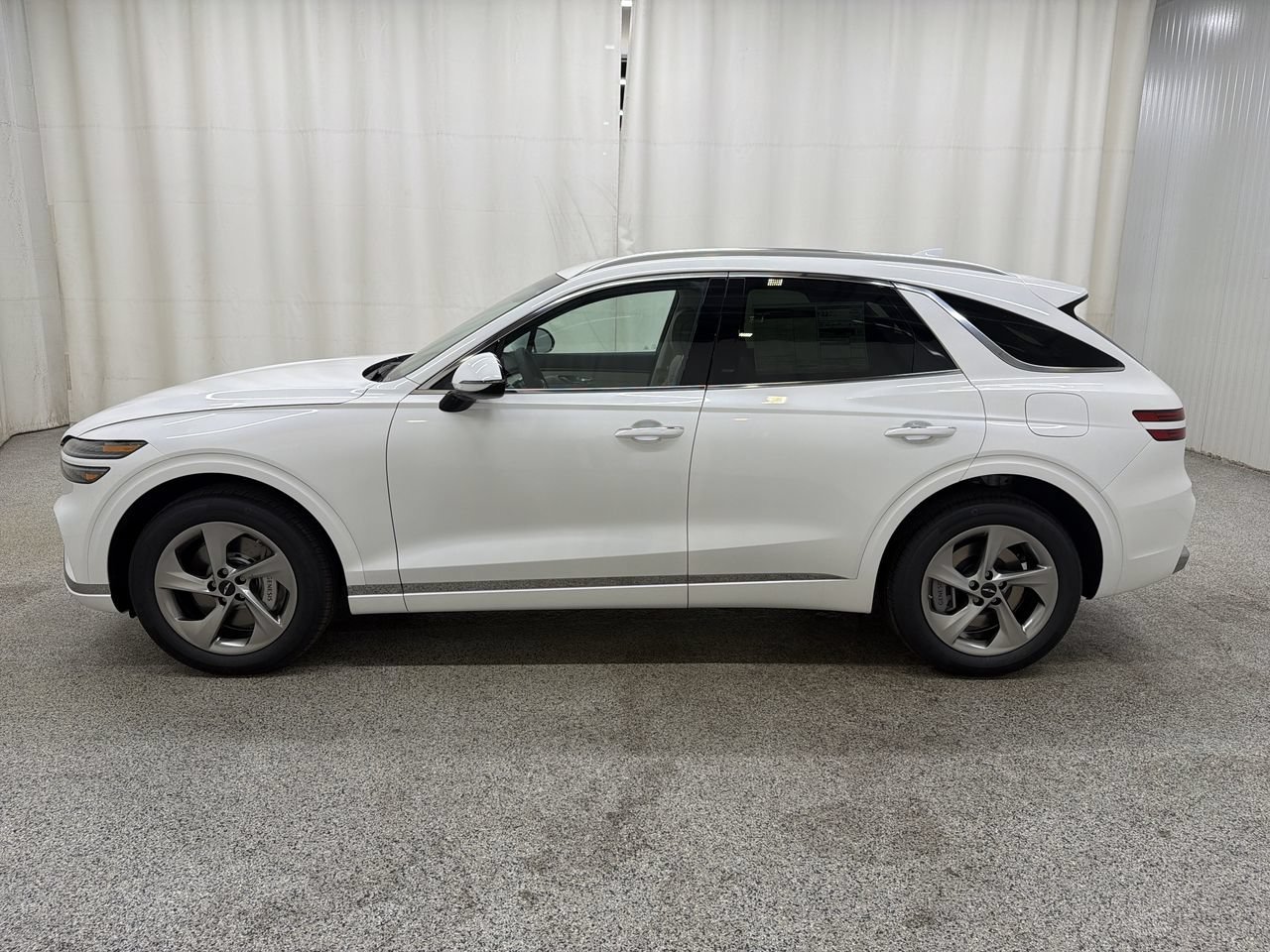 New 2027 Uyuni White Genesis 2.5T image 6