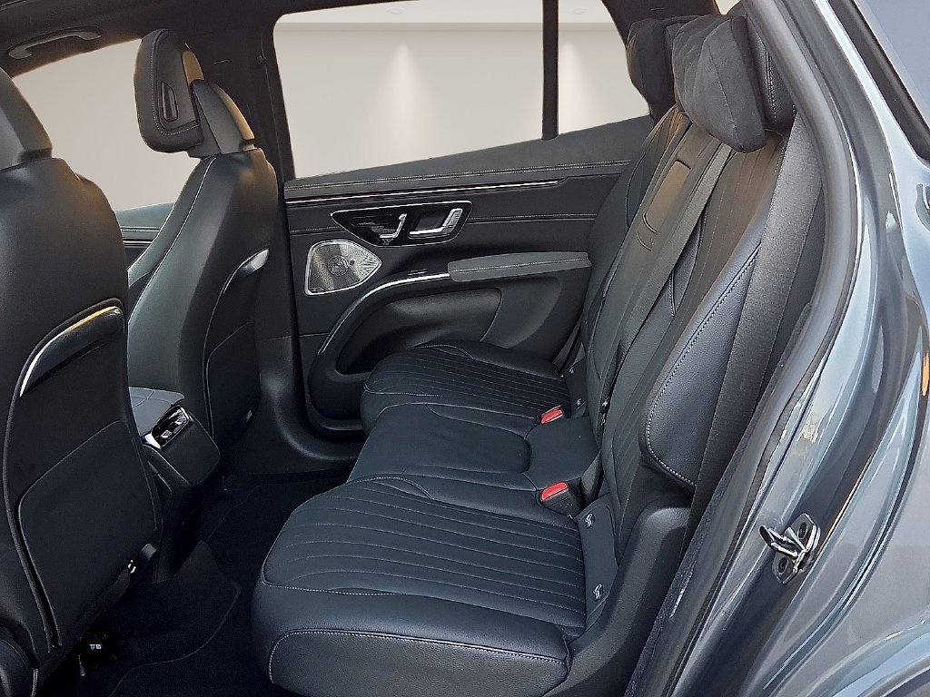 Used 2024 Gray Mercedes-Benz 450 image 12