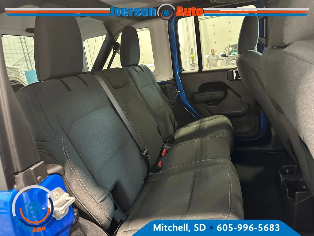 New 2026 Hydro Blue Pearlcoat Jeep Sport RHD image 23